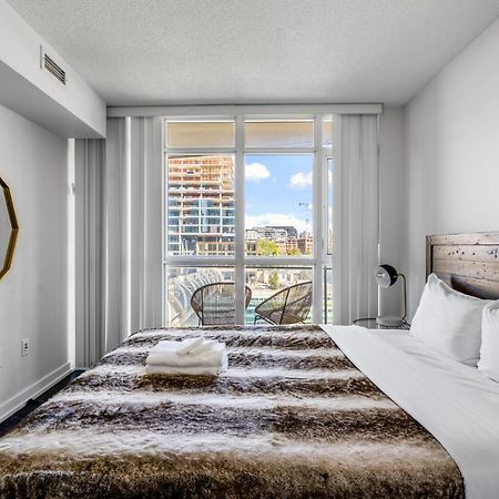 Family Oriented Downtown Toronto 2Bdrm Condo With Parking & Office Space المظهر الخارجي الصورة