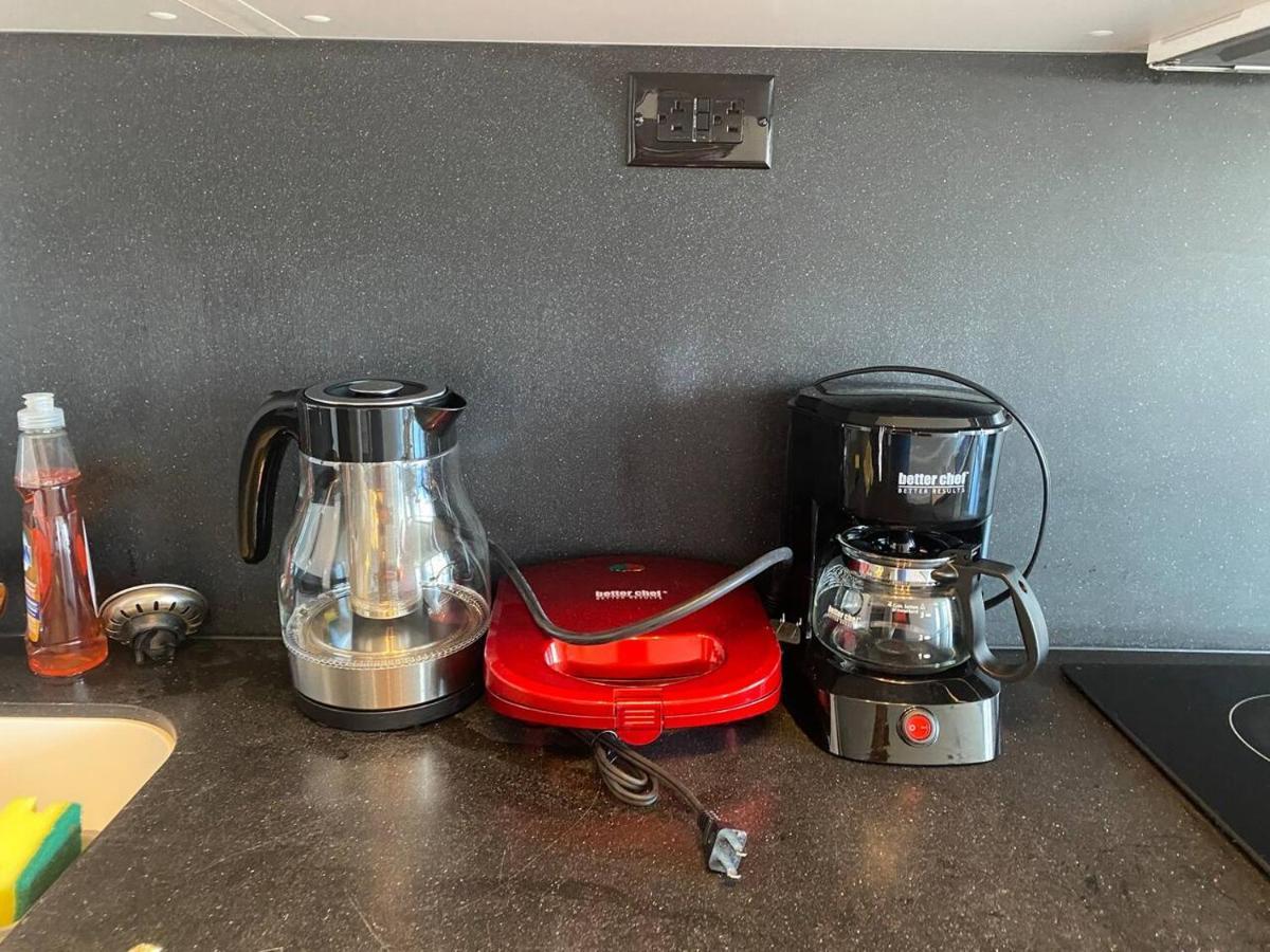 Family Oriented Downtown Toronto 2Bdrm Condo With Parking & Office Space المظهر الخارجي الصورة