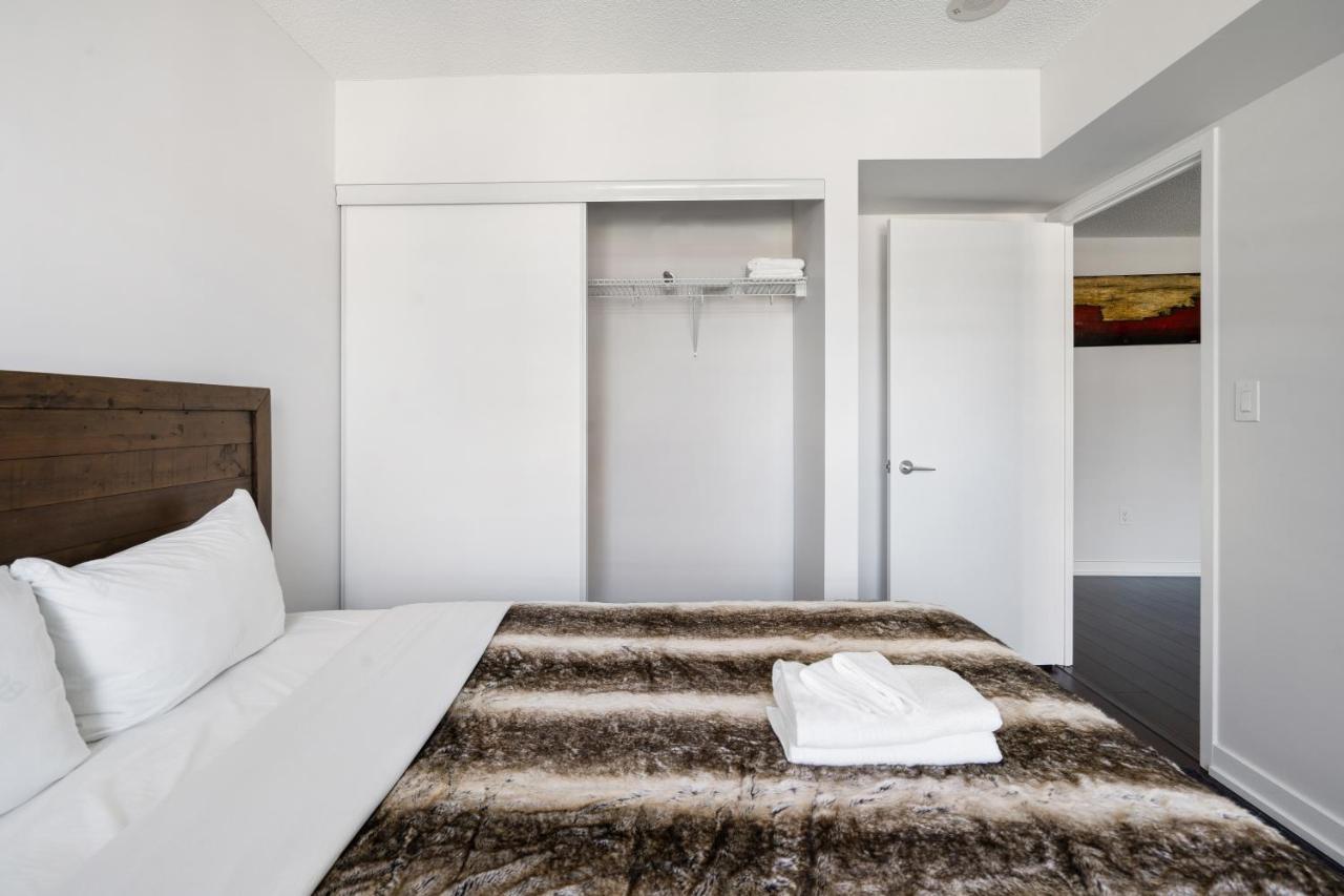 Family Oriented Downtown Toronto 2Bdrm Condo With Parking & Office Space المظهر الخارجي الصورة