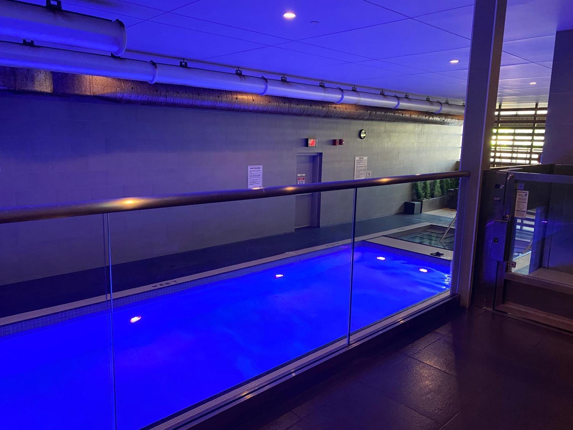 Family Oriented Downtown Toronto 2Bdrm Condo With Parking & Office Space المظهر الخارجي الصورة